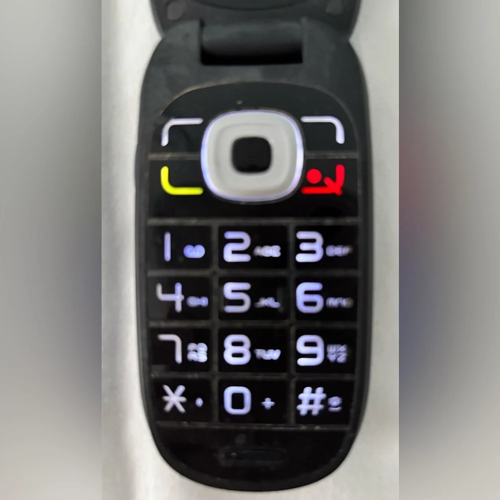 Y2K Vintage T-Mobile Flip Phone Bundle – Retro Aesthetic